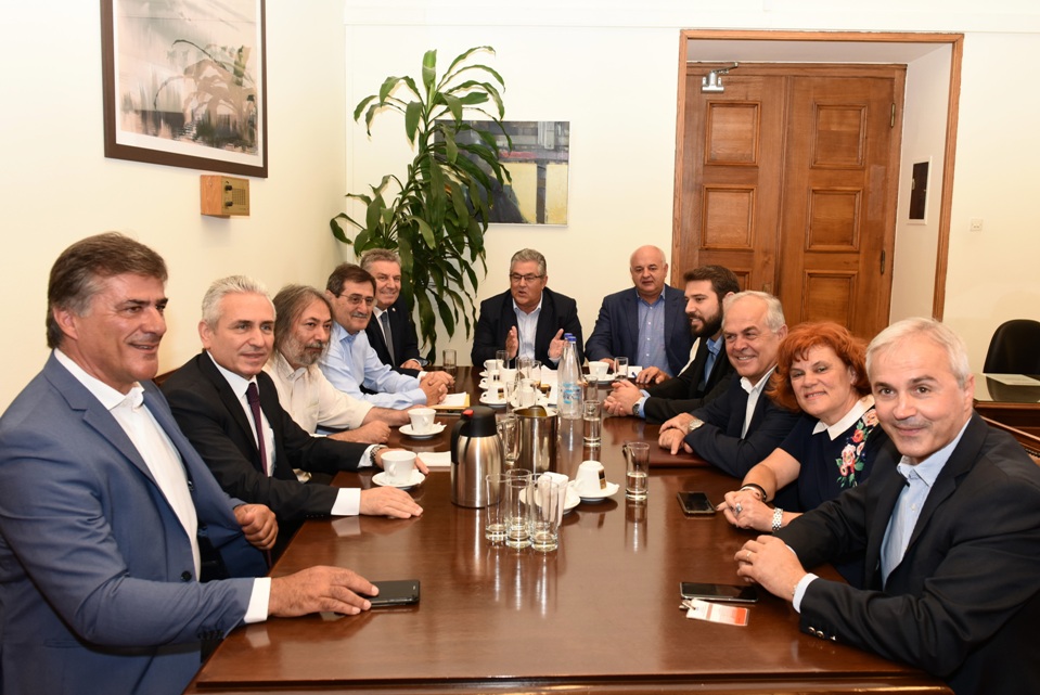 Στη Βουλή οι Δήμαρχοι για τους πλειστηριασμούς - Πήραν δεσμεύσεις για εξέταση του ζητήματος