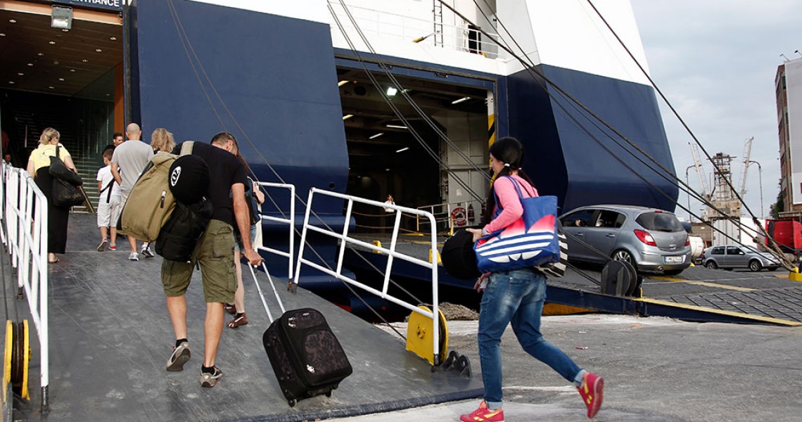 Ουρές στα λιμάνια - Η πληρότητα των πλοίων αγγίζει το 90%