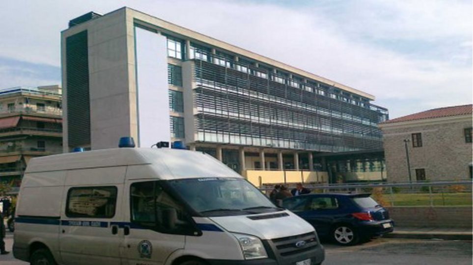 Τρίκαλα: Πήγαν να λιντσάρουν τον 59χρονο που ασέλγησε σε τέσσερις ανήλικες