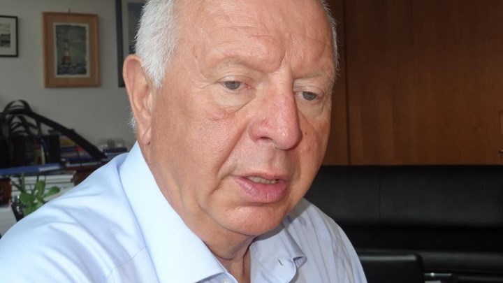 Ο έμπιστος της Μέρκελ "καρφώνει" τον Βαρουφάκη: Με παιχνιδάκια και τεχνάσματα δεν πας μπροστά