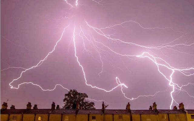 "Άστραψε και βρόντηξε": 22.000 κεραυνοί έπεσαν σήμερα σε Ιόνιο και Δυτική Ελλάδα