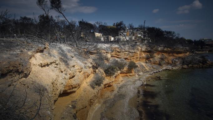 Πατρινός Διασώστης για τις 26 σορούς: «Στο χωράφι όπου τους εντοπίσαμε δεν υπήρχε γκρεμός, όπως γράφτηκε"