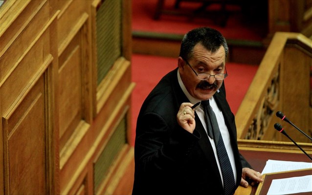 Βουλή: Επεισόδιο για τη Μακρόνησο με πρωταγωνιστή βουλευτή της Χρυσής Αυγής