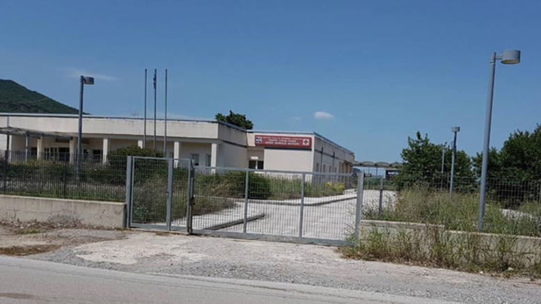 Πέθανε 42χρονος αβοήθητος στα Καμένα Βούρλα - Κλειστό το Κέντρο Υγείας