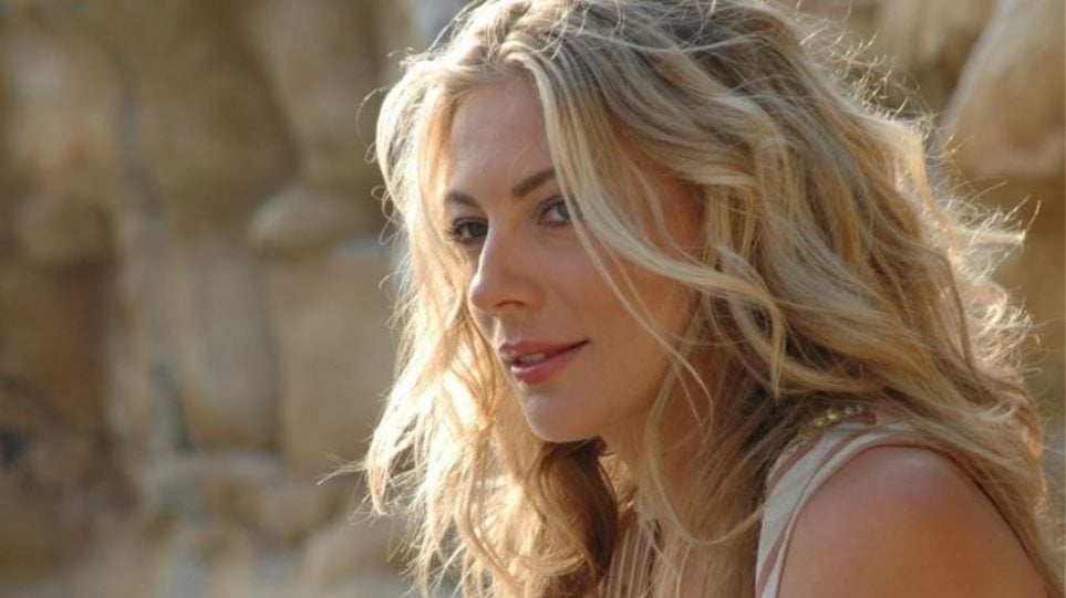 Σμαράγδα Καρύδη: Αγνώριστη για τις ανάγκες του ρόλου της στις «Μάγισσες της Σμύρνης»