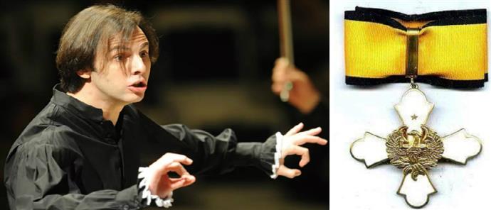 Απονομή μεταλλίου στον διεθνούς φήμης Έλληνα μουσικό Θεόδωρο Κουρεντζή