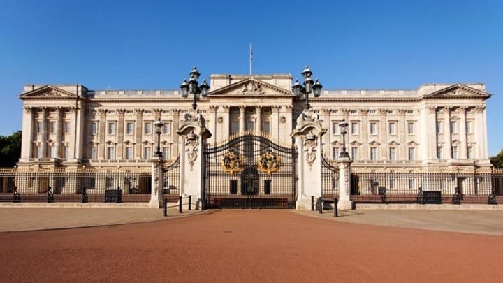 Συναγερμός στο Μπάκιγχαμ: Συνελήφθη άνδρας με Taser