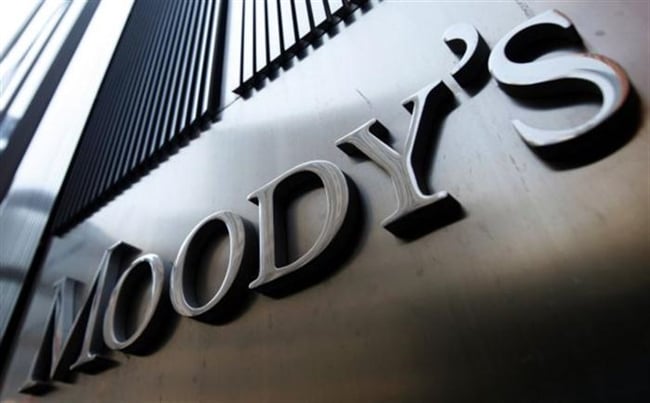 Moody's: Θα υποβαθμιστεί η Ελλάδα, εάν δεν περικοπούν οι συντάξεις