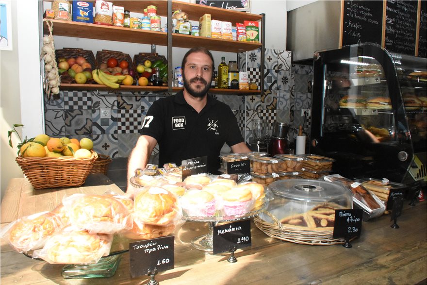 Το «δράμα» ενός ιδιοκτήτη καφέ: Εδώ και δυο μήνες ψάχνει ντελιβερά και δεν βρίσκει!