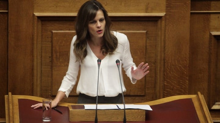 Αχτσιόγλου για τις αγωγές των συνταξιούχων