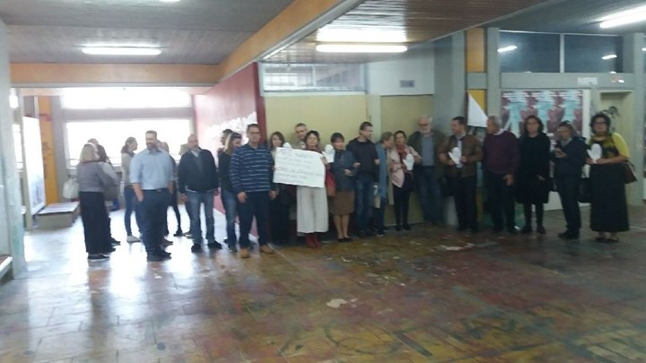 Έδιωξαν τον Ρουβίκωνα από την Φιλοσοφική