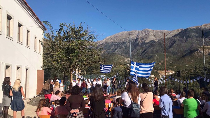 Οι μαθητές της Χιμάρας και της Δερβιτσάνης τίμησαν την επέτειο του "ΟΧΙ"