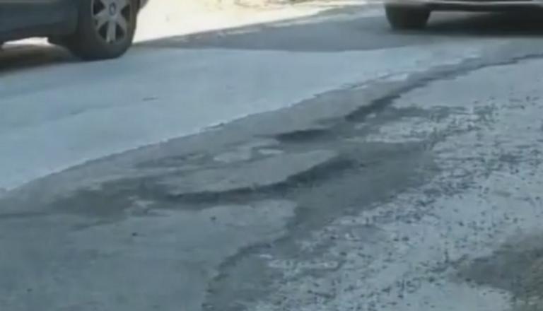 Σέρρες: Η ασφαλτόστρωση κράτησε μόλις 6 μέρες – Εικόνες και εξηγήσεις για γέλια μέχρι δακρύων