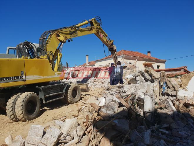 ΣΟΚ στην Αχαΐα: Ο Βασίλης Ηλιόπουλος ο νεκρός που έχασε την ζωή του όταν καταπλακώθηκε από τοίχο - Θλίψη για τον πατέρα τεσσάρων παιδιών