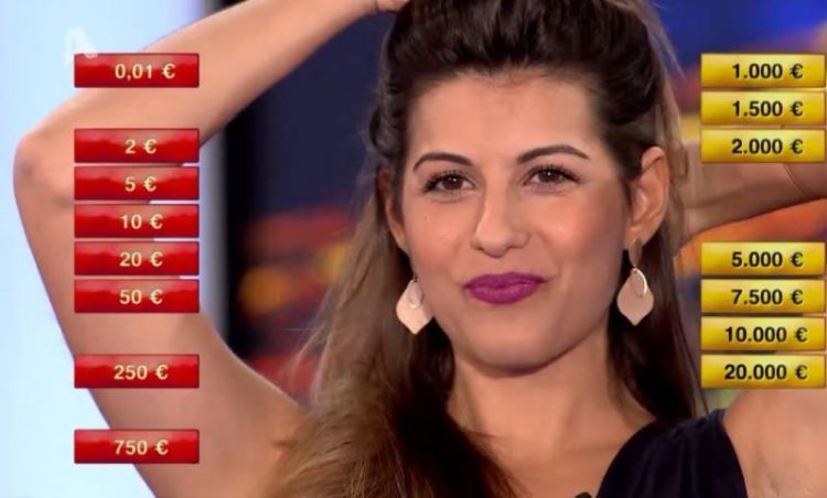 Deal: Η Φωτεινή από την Δυτική Ελλάδα «άγγιξε» τα 10.000 αρνήθηκε τα 4.500 και κέρδισε 1.500 ευρώ!