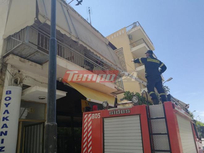 Πάτρα: Αναστάτωση στην Αρόη - Γυναίκα κλείστηκε στο μπαλκόνι