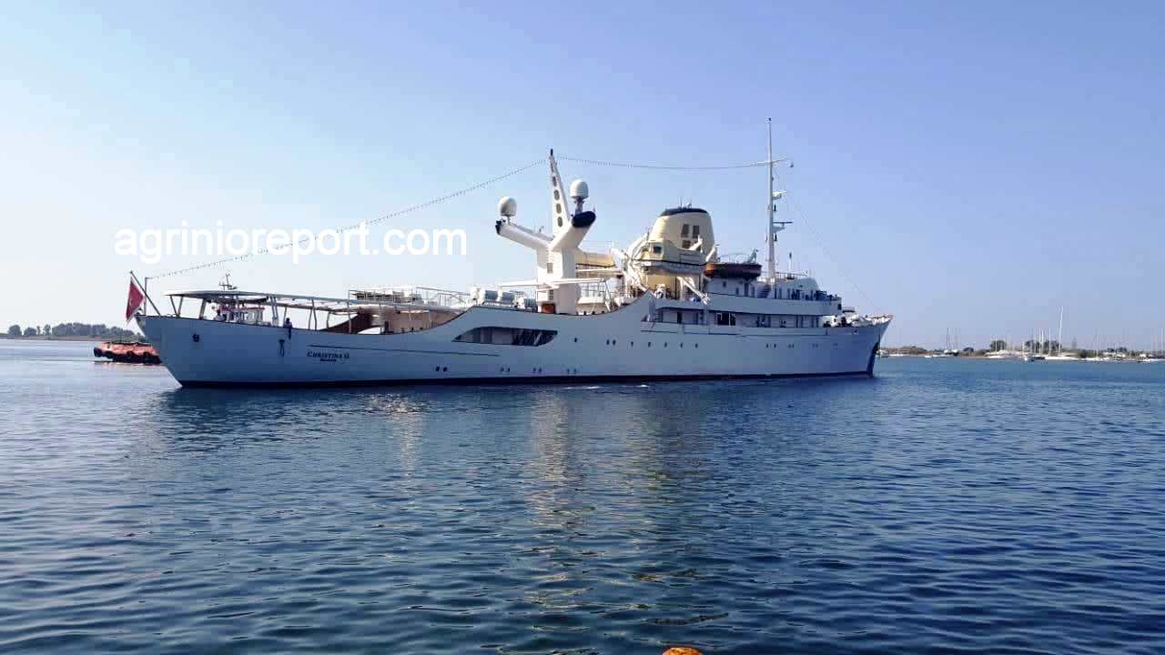 Στο Μεσολόγγι έδεσε η θρυλική θαλαμηγός του Ωνάση «Christina O» - ΦΩΤΟ