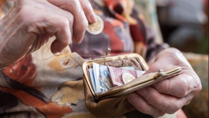 Νέες αποφάσεις δικαιώνουν συνταξιούχους - Επιστρέφουν δώρα και από επικουρικές συντάξεις