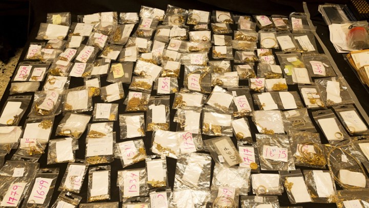 Κύκλωμα λαθρεμπορίας χρυσού: Η "ζάχαρη", τα "κορίτσια" και ο...θησαυρός που κατασχέθηκε -ΒΙΝΤΕΟ