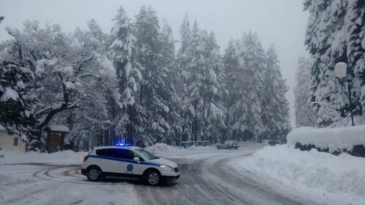 H "Πηνελόπη" παραμένει με χιόνια, κρύο και θυελλώδεις ανέμους