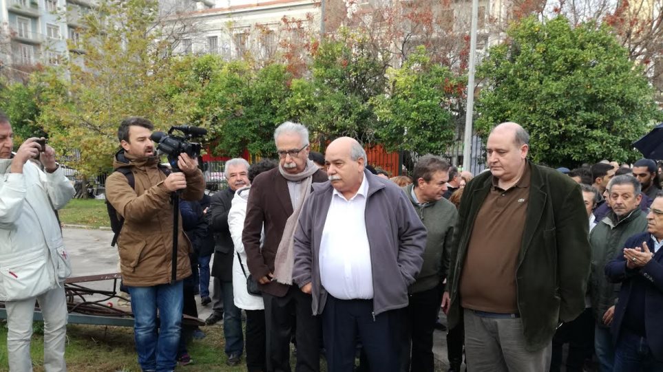 Βούτσης για προπηλακισμό μελών ΣΥΡΙΖΑ στο Πολυτεχνείο: Οι κλειστές πόρτες δείχνουν κλειστά αυτιά και κλειστούς ορίζοντες