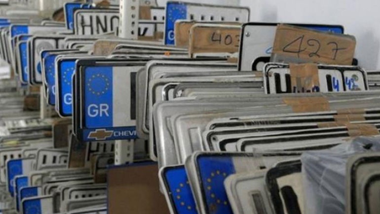 Επιστρέφονται για τις γιορτές οι πινακίδες κυκλοφορίας