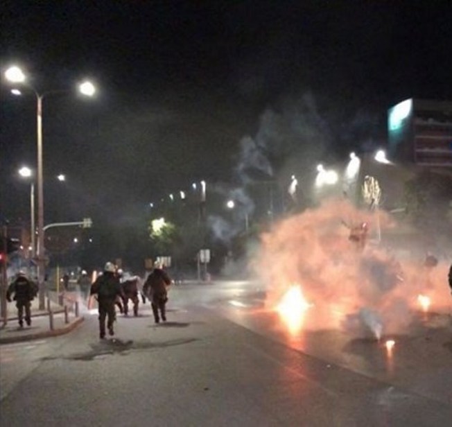Θεσσαλονίκη: 52 προσαγωγές και 15 συλλήψεις για τα επεισόδια