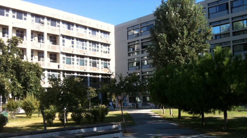 Θεσσαλονίκη: Χρήστες ναρκωτικών γρονθοκόπησαν φύλακα του ΑΠΘ