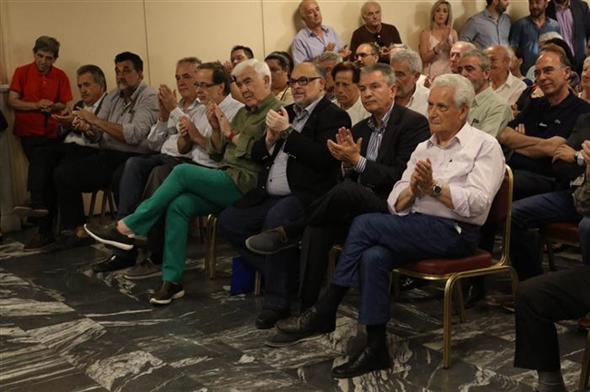 "Χαμός" στο ΚΙΝΑΛ για τους υποψηφίους βουλευτές- "Αγκάθι" η Αχαΐα - "Σενάρια" για Παπαθεοδώρου μετά την κάθοδο Παπανδρέου