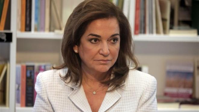 Ντόρα Μπακογιάννη: Ο Καμμένος είναι κότα τρίλυρι και μακροπουπουλάτη