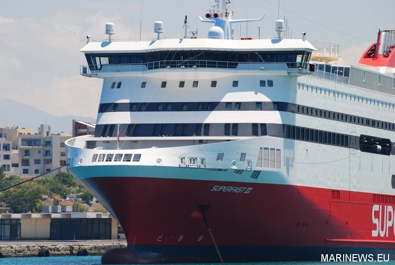 Πλοίο προσέκρουσε στο λιμάνι της Πάτρας - Μετέφερε 126 επιβάτες