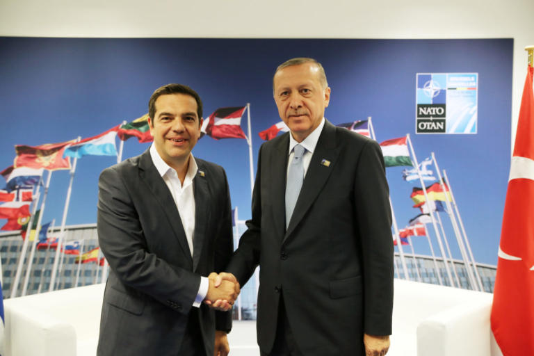 Δίλημμα Τσίπρα για το ταξίδι στην Τουρκία μετά την ένταση στο Αιγαίο