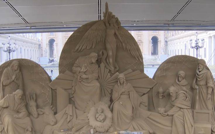 Φάτνη από 720 τόνους άμμου στην πλατεία του Αγίου Πέτρου!