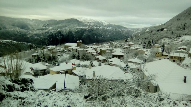 Χιονίζει στην Ορεινή Ναυπακτία - ΒΙΝΤΕΟ