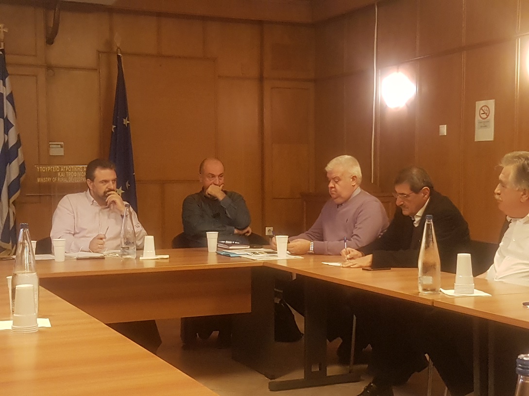 Συνάντηση Δημάρχων με τον Υπουργό Αγροτικής Ανάπτυξης - Ζήτησαν άμεσα μέτρα για τους πληγέντες ελαιοπαραγωγούς