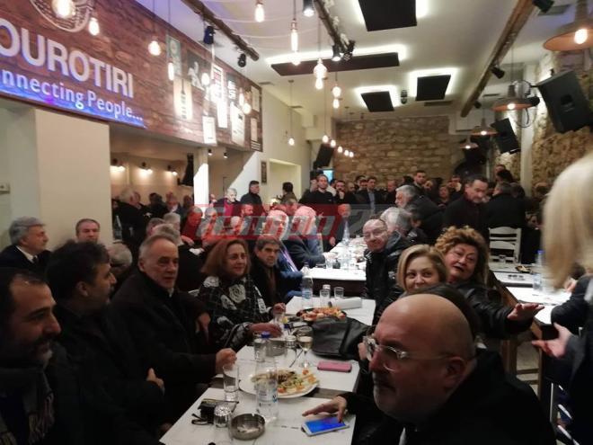 Το Κίνημα Αλλαγής κόβει την Πρωτοχρονιάτικη πίτα του παρουσία του Μ. Χριστοδουλάκη - ΦΩΤΟ