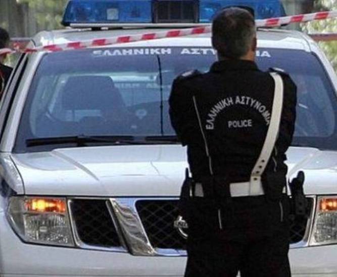 ΕΚΤΑΚΤΟ: Άνδρας ταμπουρωμένος σε σπίτι - Έβαλε φωτιά σε δύο άλλα και κλειδώθηκε σε ημιυπόγειο