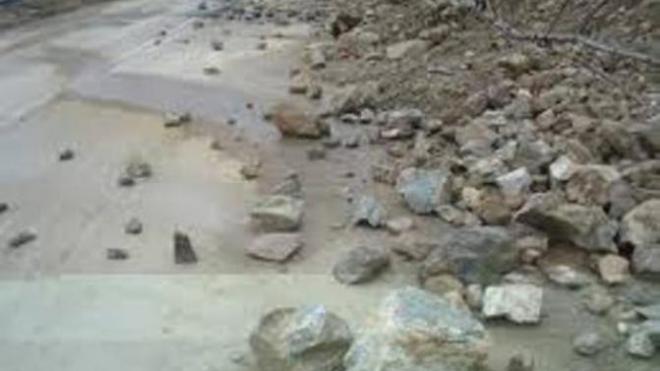 Πούντα - Καλαβρύτων: Πτώσεις βράχων - Προσοχή στη διέλευση των οχημάτων