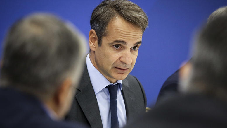 Με πυρόπληκτους στη Ραφήνα συναντήθηκε ο Μητσοτάκης