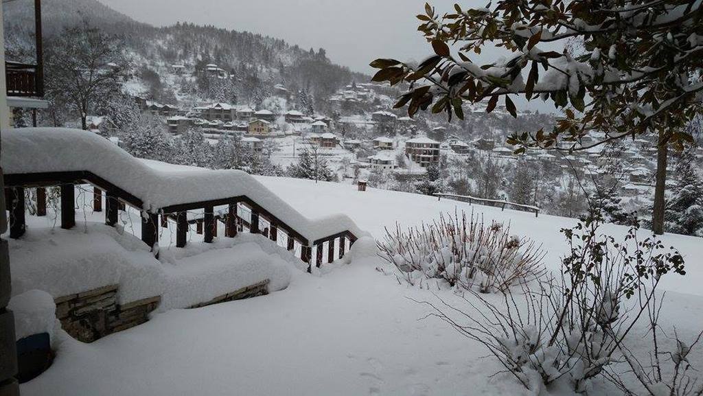 Στα "λευκά" η ορεινή Ναυπακτία - Στα άσπρα και τα χωριά των Καλαβρύτων - Που χρειάζονται αντιολισθητικές αλυσίδες - Δείτε ΖΩΝΤΑΝΑ ΠΟΥ ΧΙΟΝΙΖΕΙ ΤΩΡΑ - ΒΙΝΤΕΟ