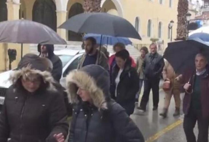 Συλλαλητήριο έξω από το Νοσοκομείο της Ζακύνθου - ΒΙΝΤΕΟ