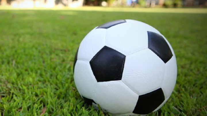 Δεκάχρονος σκαρφάλωσε να πιάσει τη μπάλα του και… εγκλωβίστηκε