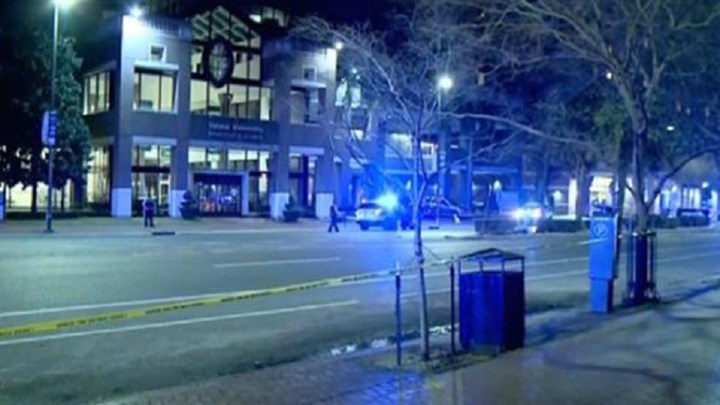 Ένοπλος πυροβόλησε πολίτες σε στάση λεωφορείου - Ένας νεκρός - ΒΙΝΤΕΟ