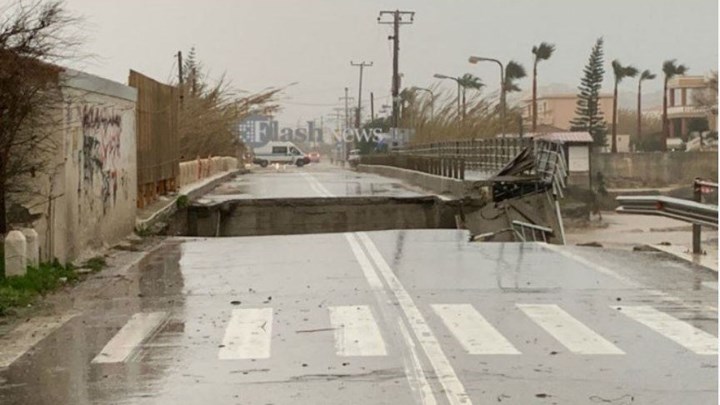 "Ωκεανίς": Σάρωσε την Κρήτη - Αγνοείται 61χρονος - Κατέρρευσαν γέφυρες και εκκενώθηκαν οικισμοί - ΒΙΝΤΕΟ