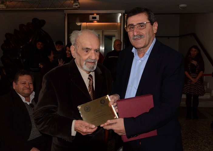 Πάτρα: Τιμήθηκε ο Ζωγράφος Γρηγόρης Παπαθεοδώρου - ΦΩΤΟ