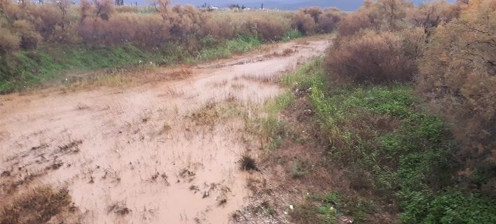 Αγωνία για αγνοούμενο ζευγάρι στην Κρήτη- Χείμαρρος παρέσυρε το αυτοκίνητό τους