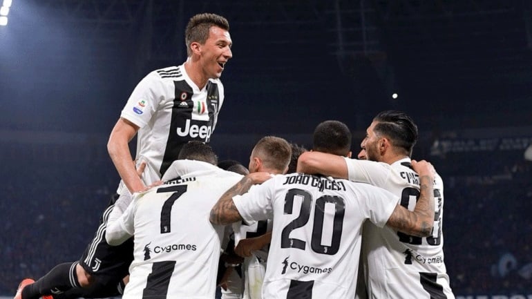 Ασταμάτητη η Γιουβέντους, 2-1 τη Νάπολι