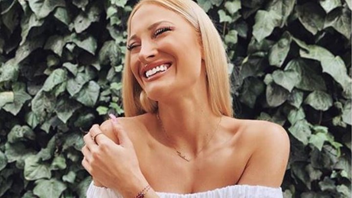 Η Ιωάννα Τούνη ποζάρει με μαγιό στα χιόνια και “αναστατώνει” το Instagram - ΦΩΤΟ