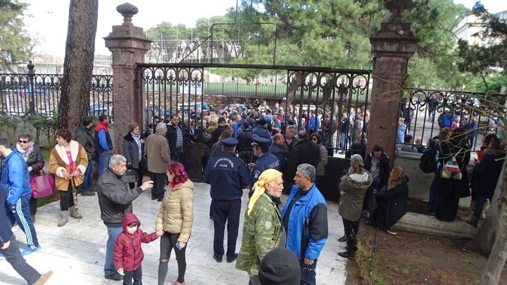 Συνελήφθη κτηνοτρόφος στη Μόρια - Πυροβόλησε στον αέρα για να φύγουν μετανάστες από το χωράφι του