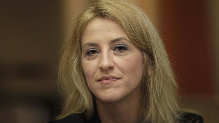 Ρένα Δούρου: Λύση στα προβλήματα και όχι παραίτηση ο φόρος τιμής στους νεκρούς